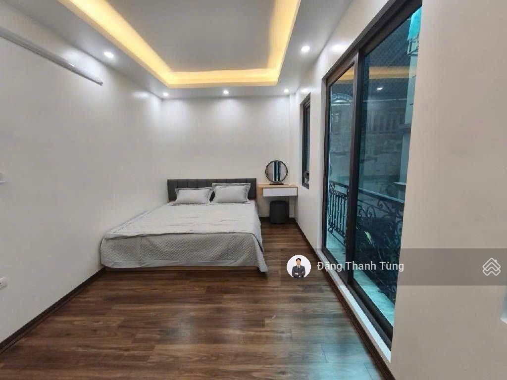 Bán nhà riêng thang máy ngã 4 chợ mơ minh khai, ngõ nông gần phố. dt 35m2  mt 5.5m x 5 tầng, 3 ngủ