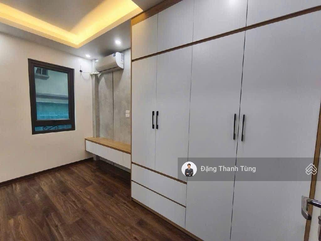 Bán nhà riêng thang máy ngã 4 chợ mơ minh khai, ngõ nông gần phố. dt 35m2  mt 5.5m x 5 tầng, 3 ngủ