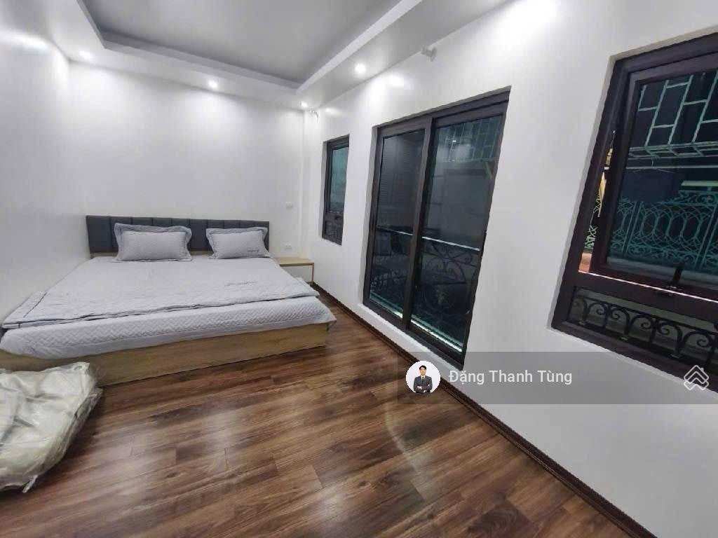 Bán nhà riêng thang máy ngã 4 chợ mơ minh khai, ngõ nông gần phố. dt 35m2  mt 5.5m x 5 tầng, 3 ngủ