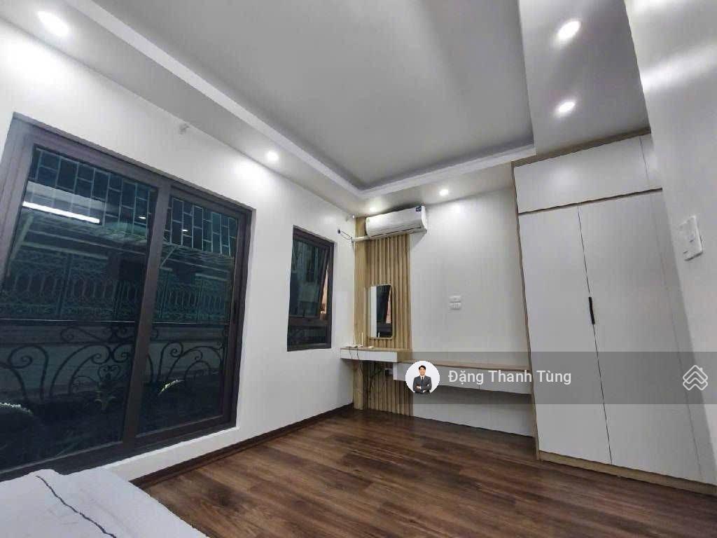 Bán nhà riêng thang máy ngã 4 chợ mơ minh khai, ngõ nông gần phố. dt 35m2  mt 5.5m x 5 tầng, 3 ngủ