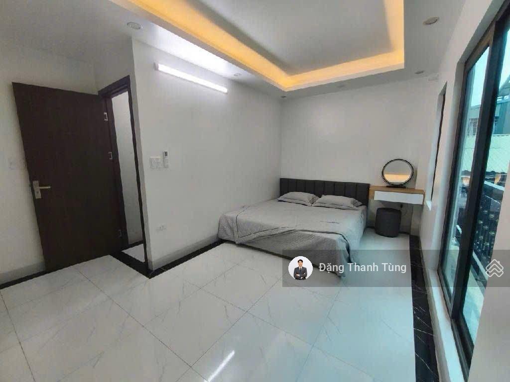 Bán nhà riêng thang máy ngã 4 chợ mơ minh khai, ngõ nông gần phố. dt 35m2  mt 5.5m x 5 tầng, 3 ngủ