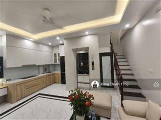 Bán nhà riêng thang máy ngã 4 chợ mơ minh khai, ngõ nông gần phố. dt 35m2  mt 5.5m x 5 tầng, 3 ngủ