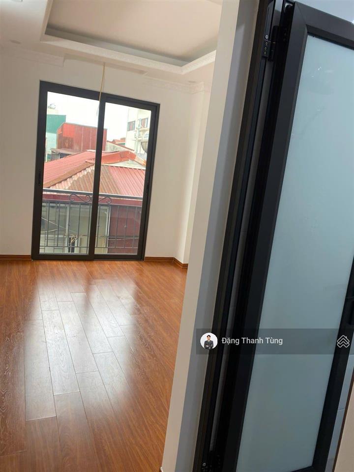 Shoch! chỉ 8 tỷ có ngay nhà thang máy trung tâm đống đa. dt30m x 6 tầng, 2 thoáng trước sau.