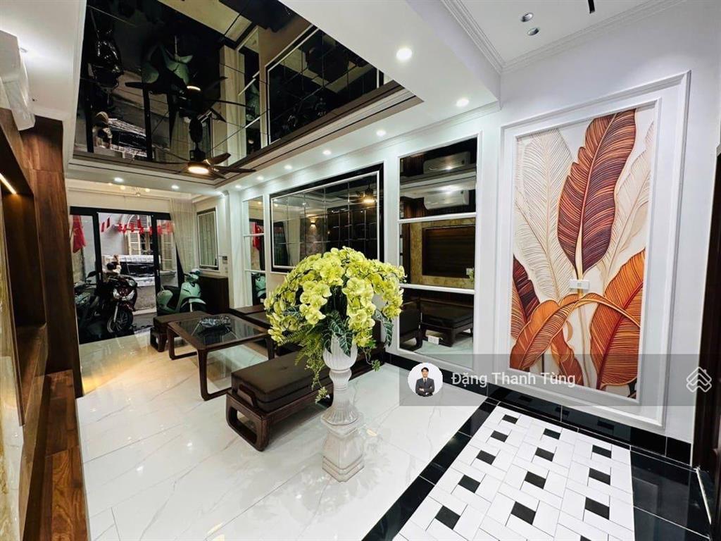 Cần bán nhà ngọc khánh  dt 52.1m  mt 4.6m  6 tầng thang máy, ngõ thông chỉ 200m ra hồ giảng võ