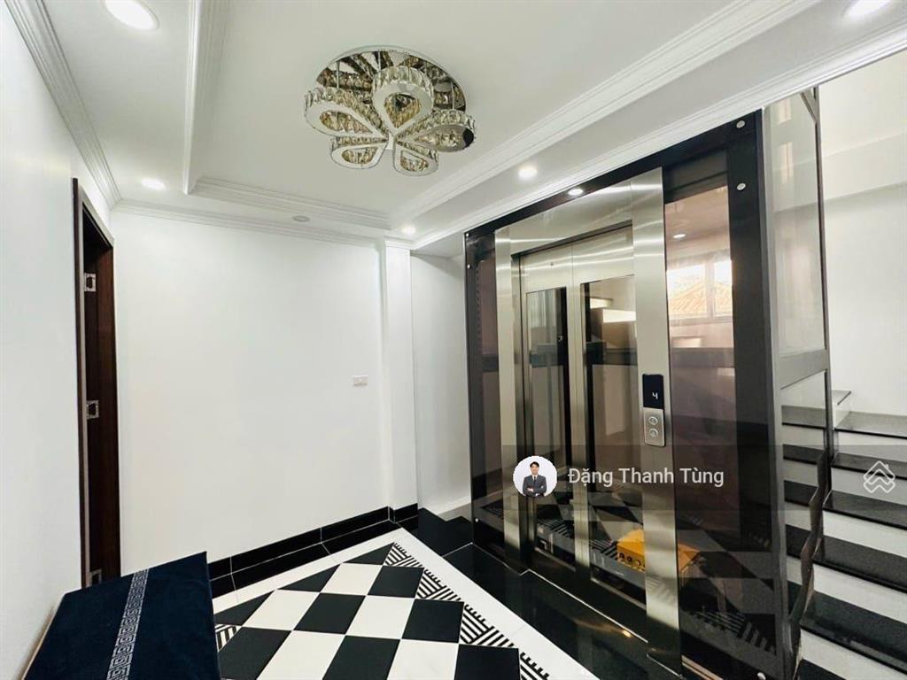 Cần bán nhà ngọc khánh  dt 52.1m  mt 4.6m  6 tầng thang máy, ngõ thông chỉ 200m ra hồ giảng võ