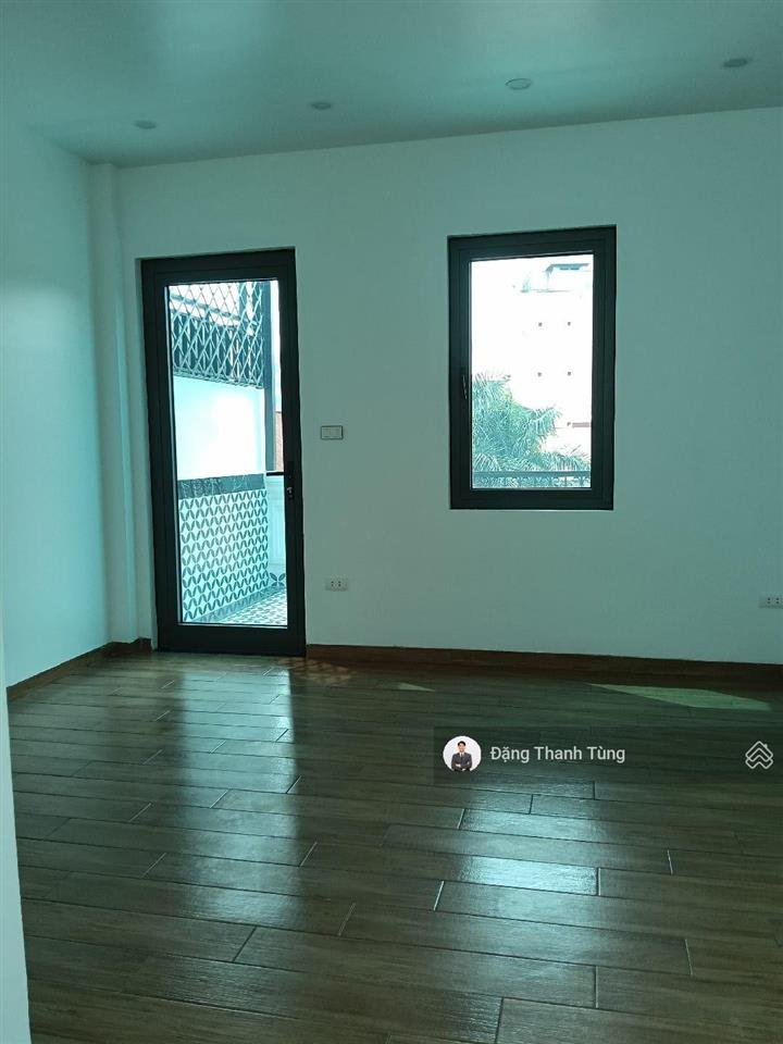 Bán gấp nhà phố tôn đức thắng, dt 33m2  6 tầng thang máy  mt 4.1m. ngõ thông gần phố về ở ngay