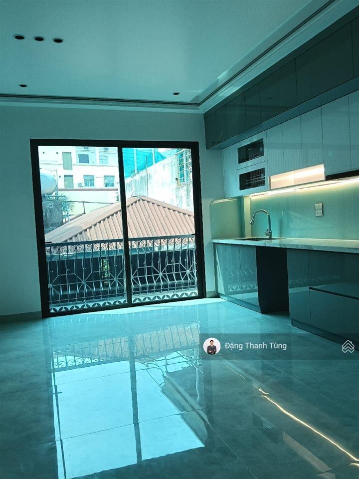 Bán gấp nhà phố tôn đức thắng, dt 33m2  6 tầng thang máy  mt 4.1m. ngõ thông gần phố về ở ngay