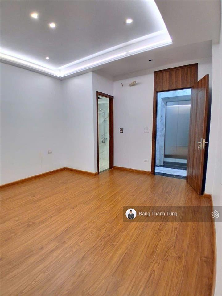 Bán gấp nhà phố tôn đức thắng, dt 33m2  6 tầng thang máy  mt 4.1m. ngõ thông gần phố về ở ngay
