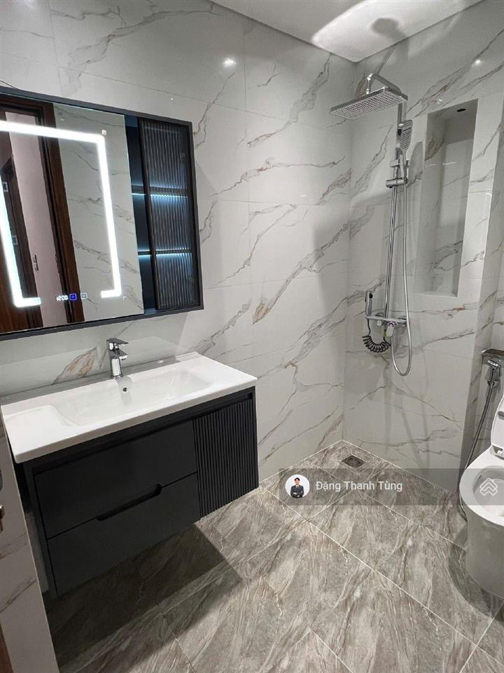 Bán gấp nhà phố tôn đức thắng, dt 33m2  6 tầng thang máy  mt 4.1m. ngõ thông gần phố về ở ngay
