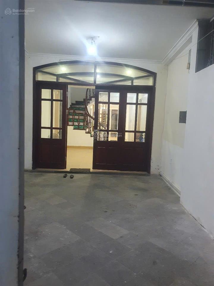 Cho thuê nhà văn quán 100m 4 tầng, xe tải tránh nhau.
