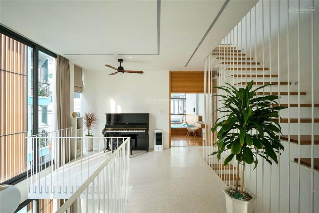 Giảm gấp 1 tỷ  mặt tiền japandi có thang máy  sát công viên gia định  95m2