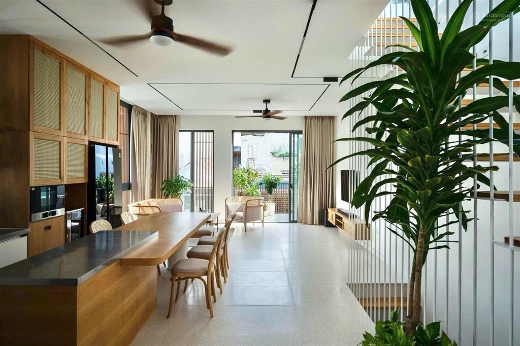 Giảm gấp 1 tỷ  mặt tiền japandi có thang máy  sát công viên gia định  95m2