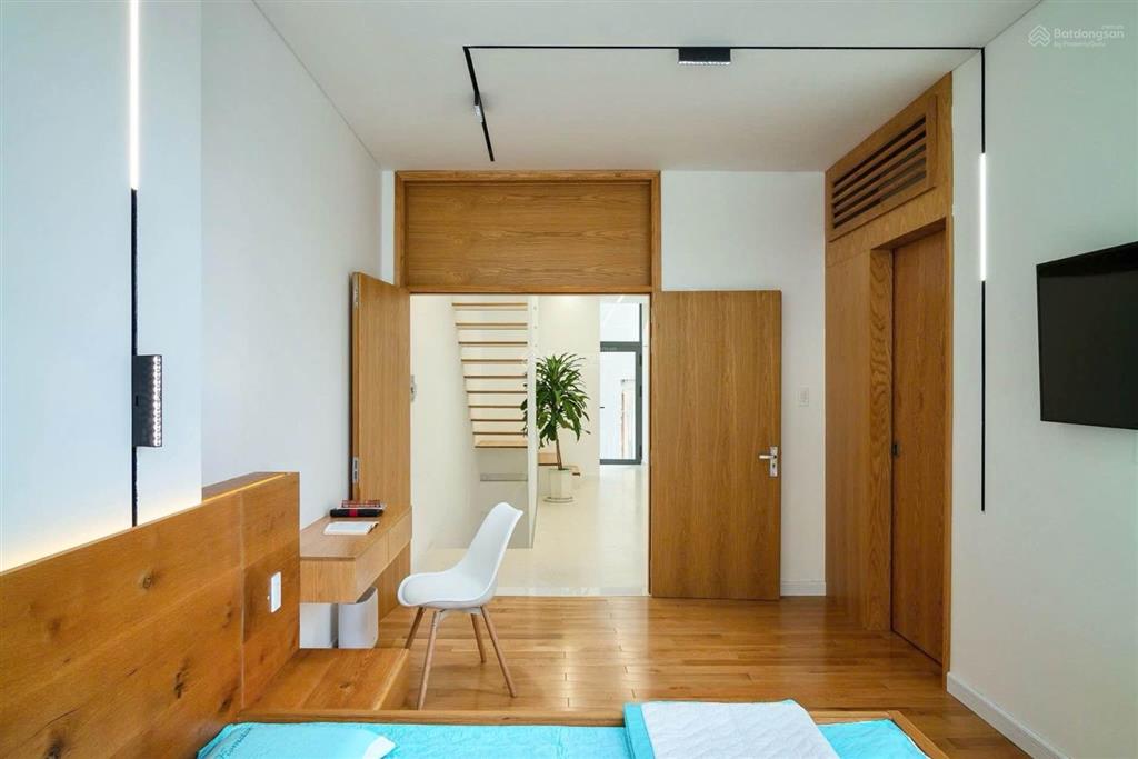 Giảm gấp 1 tỷ  mặt tiền japandi có thang máy  sát công viên gia định  95m2