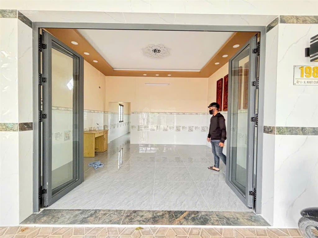 Bán nhà mới ấp 1 nhựt chánh, 2,2 tỷ 104m2, mặt tiền nhựa đang mở rộng