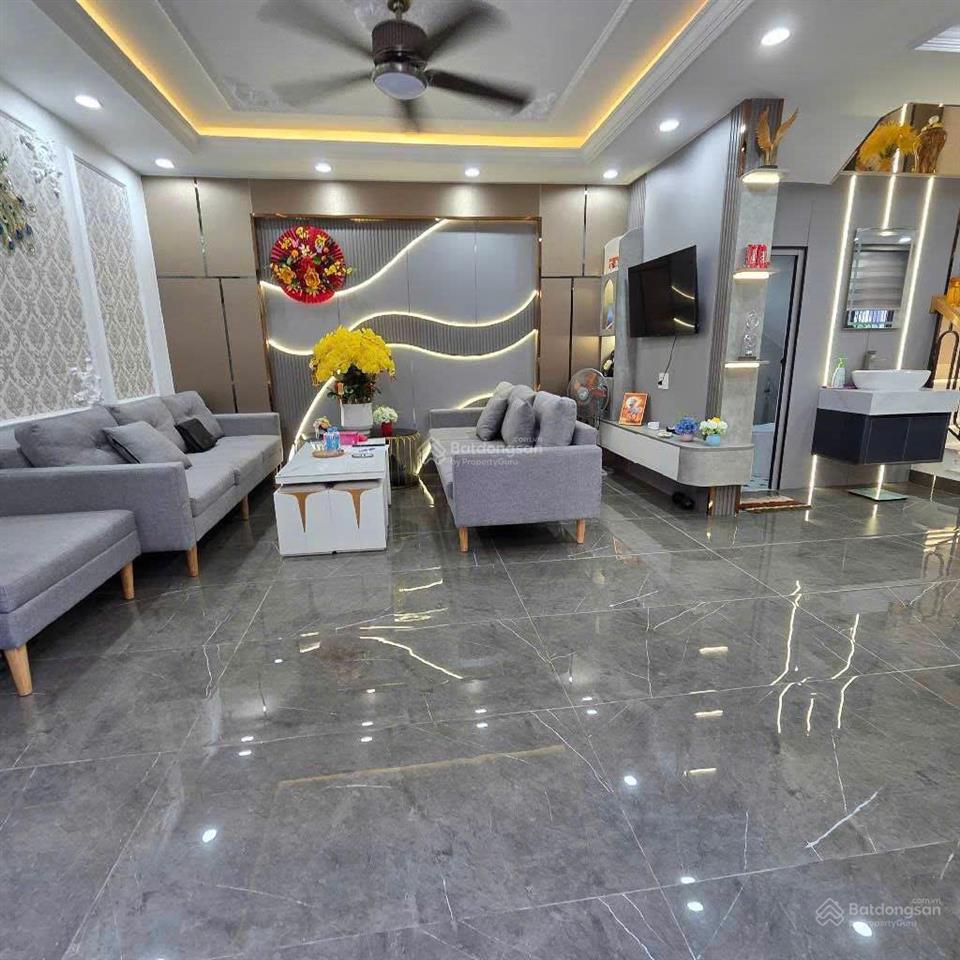Nhà đẹp đường phạm văn bạch 53m2 (10x5,5m) phường 15, tân bình giá 6.5 tỷ.  0906 637 ***