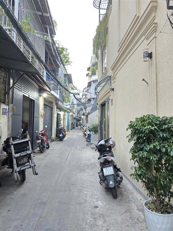 Nhà đẹp đường phạm văn bạch 53m2 (10x5,5m) phường 15, tân bình giá 6.5 tỷ.  0906 637 ***