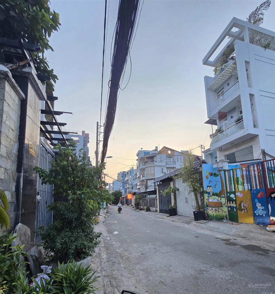 Nhà mới sát sân bay, hẻm xe ôtô 7m, 5pn  3wc, dt 70m2, giá 6,2 tỷ (tl)  0906 637 ***