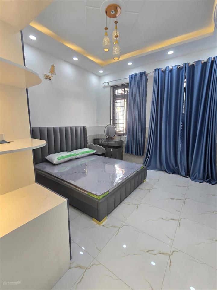 Nhà mới sát sân bay, hẻm xe ôtô 7m, 5pn  3wc, dt 70m2, giá 6,2 tỷ (tl)  0906 637 ***