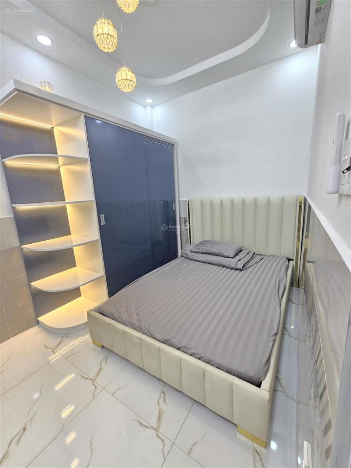 Nhà mới sát sân bay, hẻm xe ôtô 7m, 5pn  3wc, dt 70m2, giá 6,2 tỷ (tl)  0906 637 ***