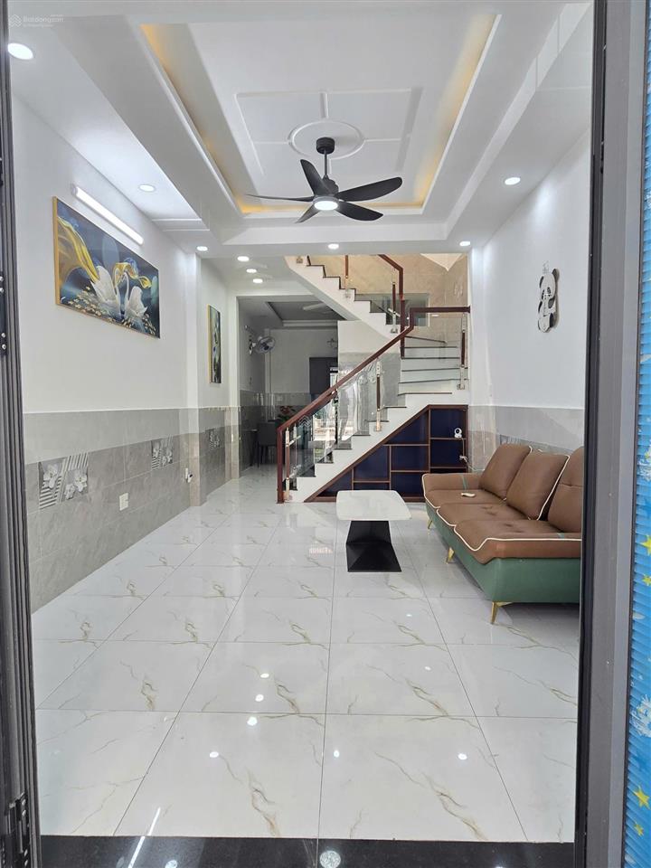 Nhà mới sát sân bay, hẻm xe ôtô 7m, 5pn  3wc, dt 70m2, giá 6,2 tỷ (tl)  0906 637 ***