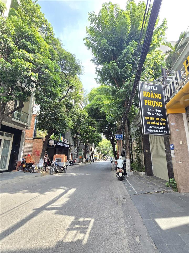 Chủ cần sang nhượng gấp nhà đường ngô bệp13 tân bình dt 4,9x18m. nhà 1 trệt 1 lầu, giá 8,68 tỷ