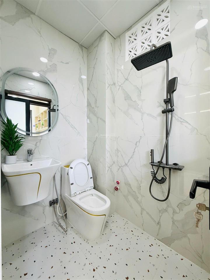 Nhà mới xây, hxh 7m, cách 3 bước chân ra nguyễn tư giản. dt 4x12m, nhà 5 tầng 5pn+ 5wc giá 8.4 tỷ