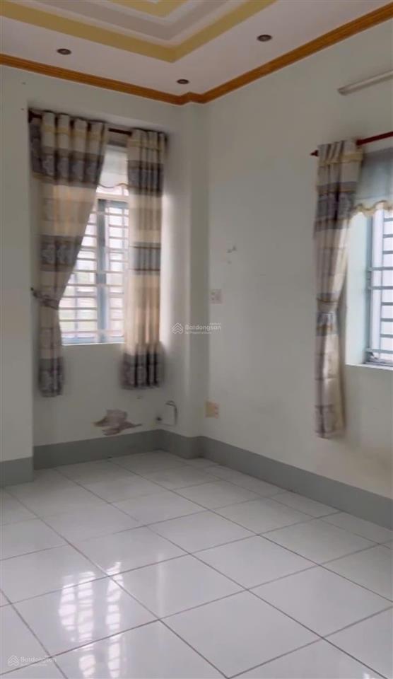 Nhà mt đ.nguyễn chí thanh q. bình thủy tp cần thơ dt đất 8x35m= 280m2, nhà 2 tầng 150m2, giá 7 tỷ