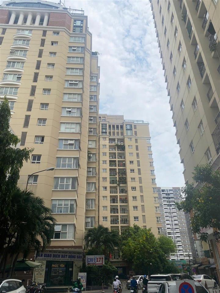 Chuyển công tác cần bán căn hộ phúc yên 1 , 2pn+n 2wc, dt 81 m2 ,mã căn c5 tầng đẹp. giá 4,25 tỷ