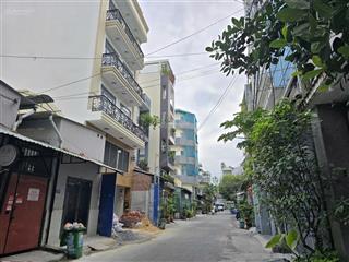 Nhà mới phạm văn bạch  dt 4,5x12m  5 tầng ô tô đậu cửa  di chuyển về sân bay 5 phút. giá 8,5 tỷ