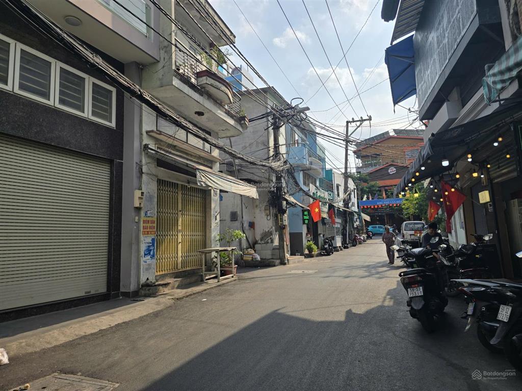 Nhà đường nơ trang long  bình thạnh. nở hậu, ngang 4,7m, dt 110m2, 8 pn