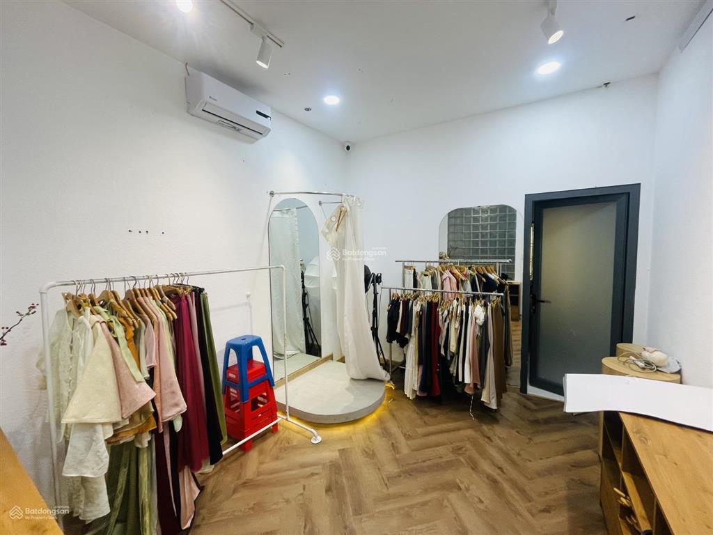 Bán nhà đường bàu bàng p.tân bình, dt đất 97m2 (3,5x28m), có 5pn+ 3wc, đang cho thuê giá, 12,750 tỷ
