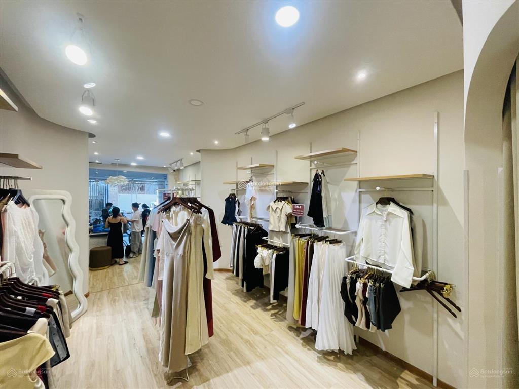 Bán nhà đường bàu bàng p.tân bình, dt đất 97m2 (3,5x28m), có 5pn+ 3wc, đang cho thuê giá, 12,750 tỷ