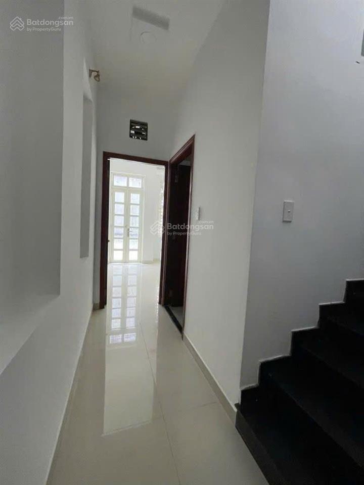 Nhà 4 tầng đường nhất chi mai  p13  tân bình, có 4pn+ 5wc, ra nhà ga t3 chỉ 3 phút, giá 11,3 tỷ