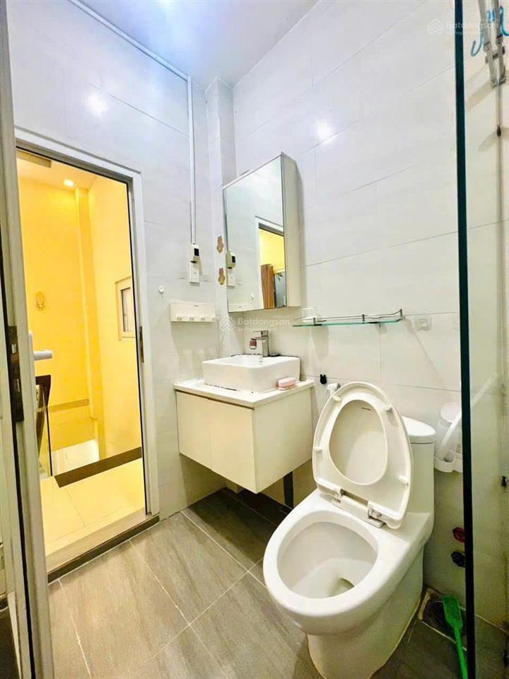 Phú nhuận nhà căn góc 2 mặt tiền, nở hậu 8m, dt 4x16m, 2 tầng, 6 pn, giá nhỉnh 9 tỷ (tl)