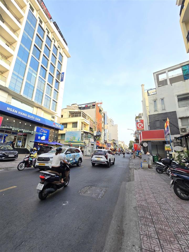 Nhà mới phan xích long, hẻm xe hơi, 4 tầng, giá nhỉnh 7 tỷ (tl), 4pn 3wc