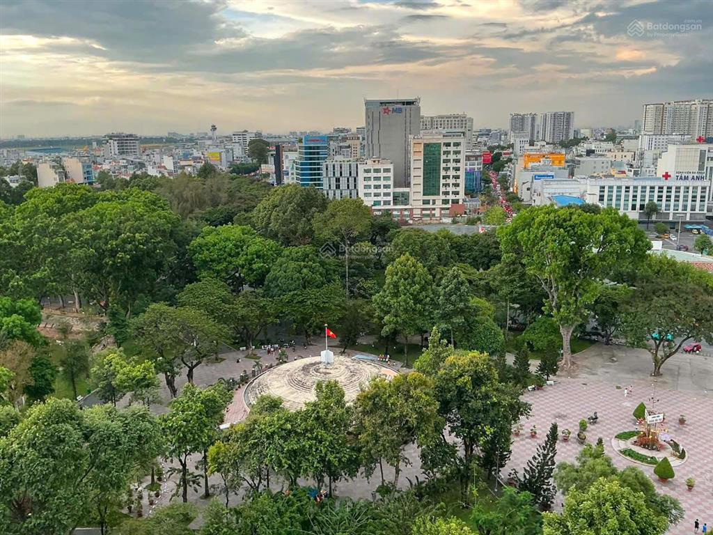 Bán căn góc dự án park legend, 3pn, 2wc, view sân bay tsn, cv hoàng văn thụ, giá 10 tỷ (tl)