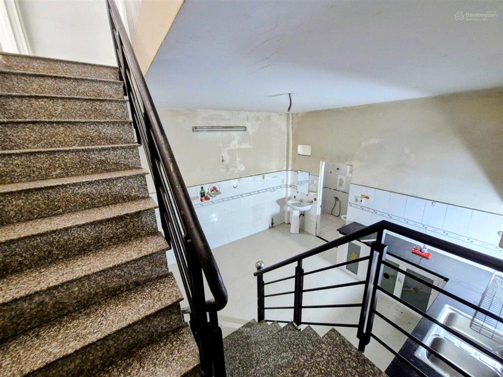 Bán gấp nhà cách mạng tân phú, 63m2(4,4*15m), 2 tầng, hxh, ở ngay, 7.4 tỷ