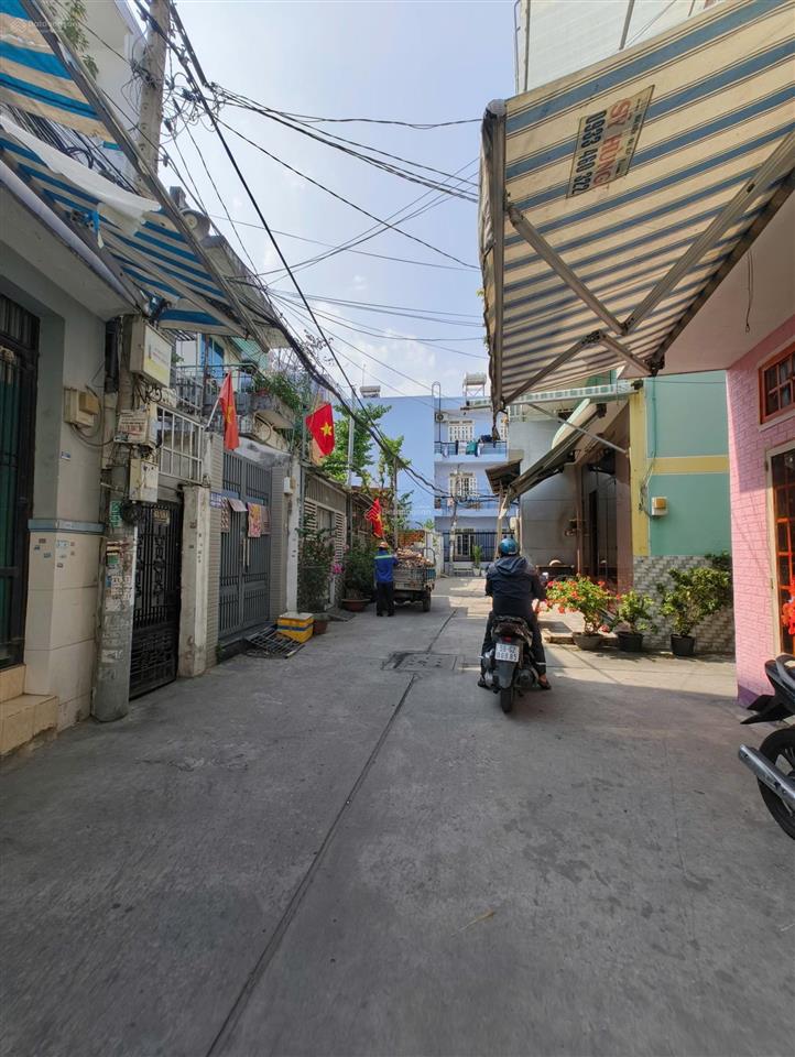 Bán gấp nhà cách mạng tân phú, 63m2(4,4*15m), 2 tầng, hxh, ở ngay, 7.4 tỷ