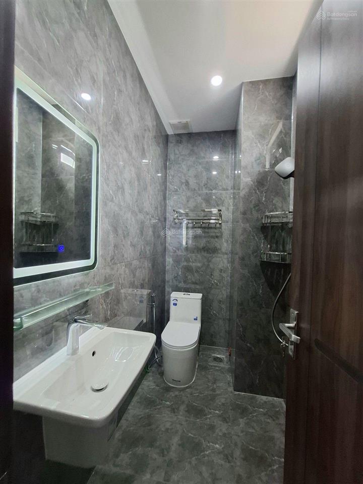 Bán gấp nhà 6 tầng huỳnh thiện lộc tân phú, 52m2 có thang máy, hẻm nhựa 6m