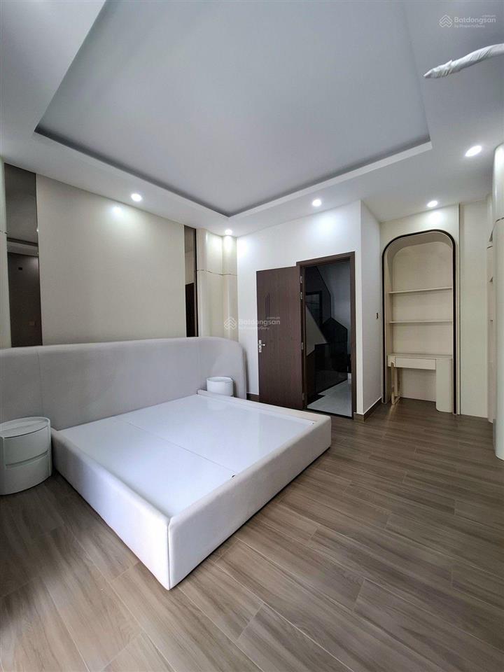 Bán gấp nhà 6 tầng huỳnh thiện lộc tân phú, 52m2 có thang máy, hẻm nhựa 6m