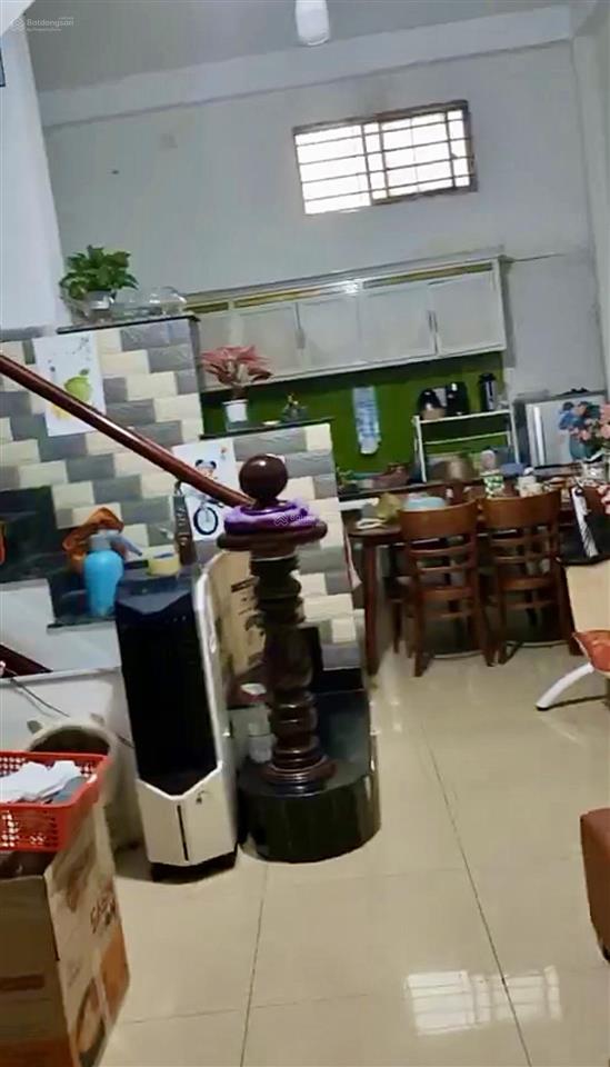 Bán nhà 1 trệt 1 lầu sát tp. thủ đức thuận tiện đi lại