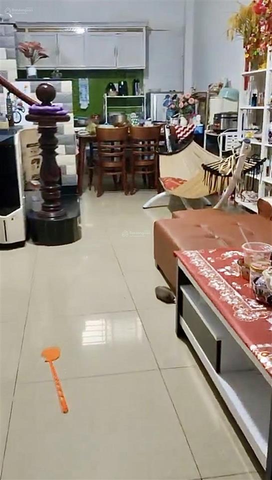 Bán nhà 1 trệt 1 lầu sát tp. thủ đức thuận tiện đi lại