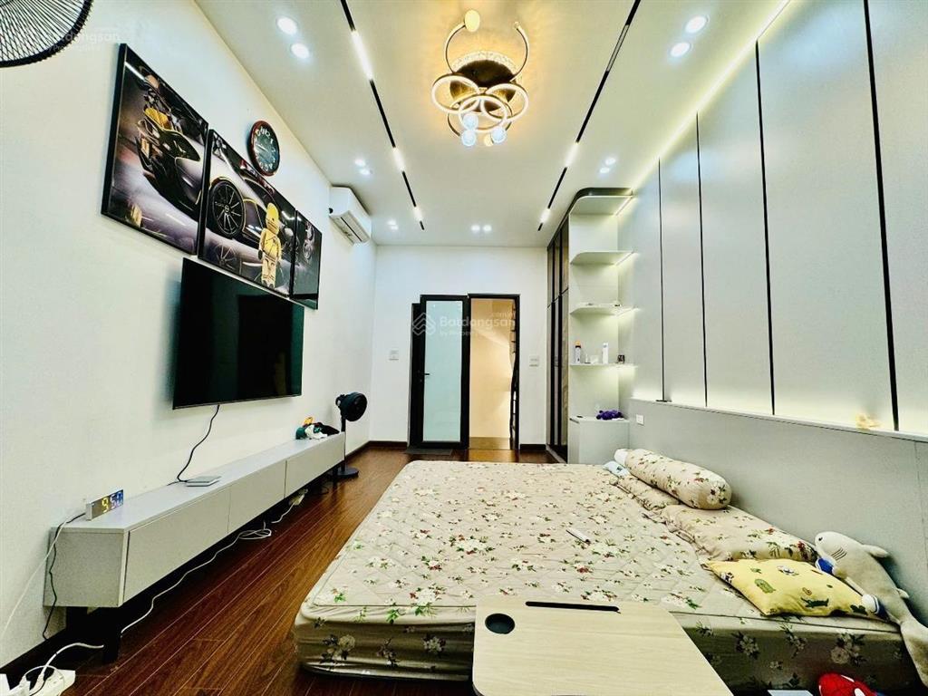 Hoa hậu nhà lạc long quân, ngõ thông tứ tung, an ninh tốt, sđcc, nhà dân xây chắc chắn 38m2x5t