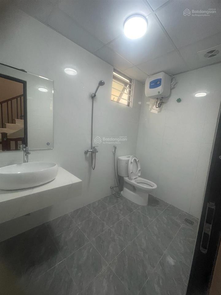Hoa hậu nhà lạc long quân, ngõ thông tứ tung, an ninh tốt, sđcc, nhà dân xây chắc chắn 38m2x5t