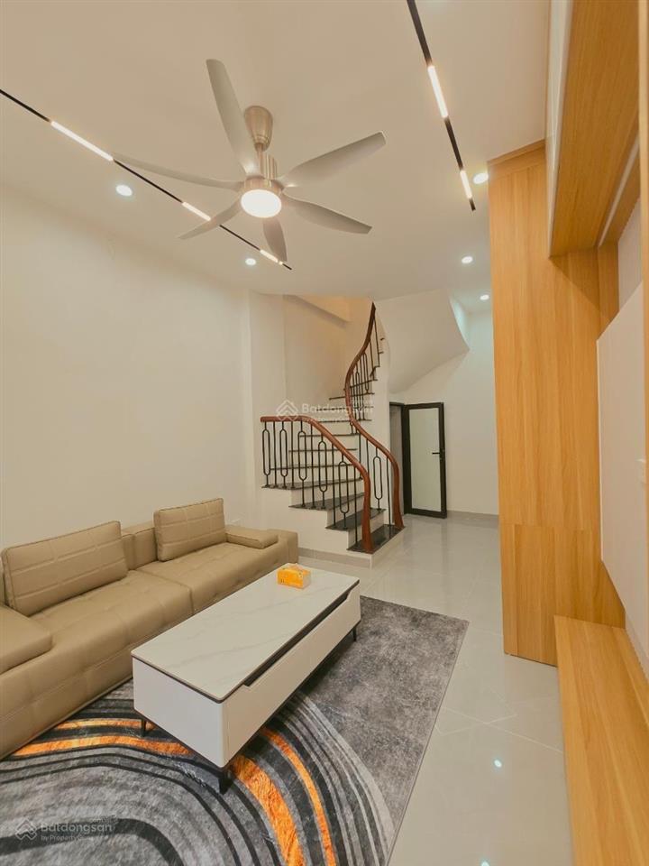 Nhà đẹp võ chí công , ngõ thông xe ba gác tránh,ô tô cách nhà 30m, nhà xây đẹp 25m x 4t