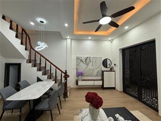 Hàng hiếm! nhà ngọc khánh , ngõ thông tứ tung,xách vali về ở luôn nội thất hiện đại ,35mx 4t
