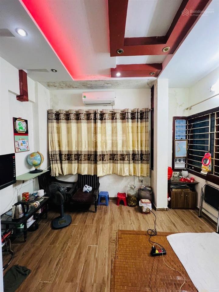 Hai mặt thoáng , nhà lạc long quân , ngõ thông ,gần ô tô, ở , kinh doanh , sđcc, dân xây 38mx 4t