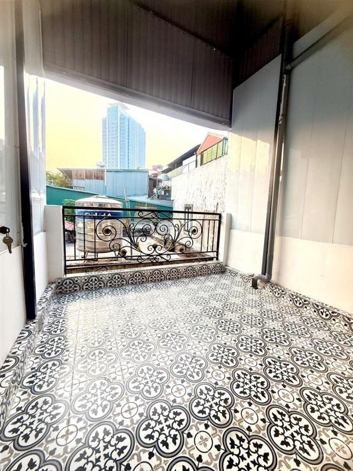 Nhà đẹp ngọc khánh , ngõ ba gác ,thông các ngả, sđcc , nhà mới ,nội thất siêu đẹp 40m x 5t