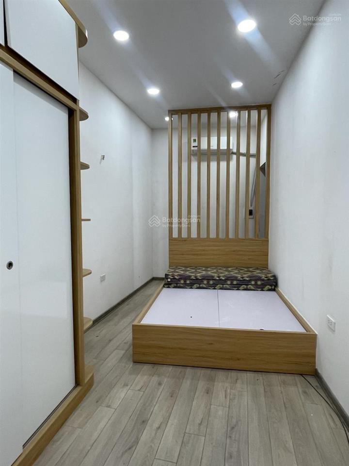 Giá hời ! nhà kim mã ,ngõ nông, ô tô cách 20m , sổ nét căng, nhà mới ở luôn 32m x 4t