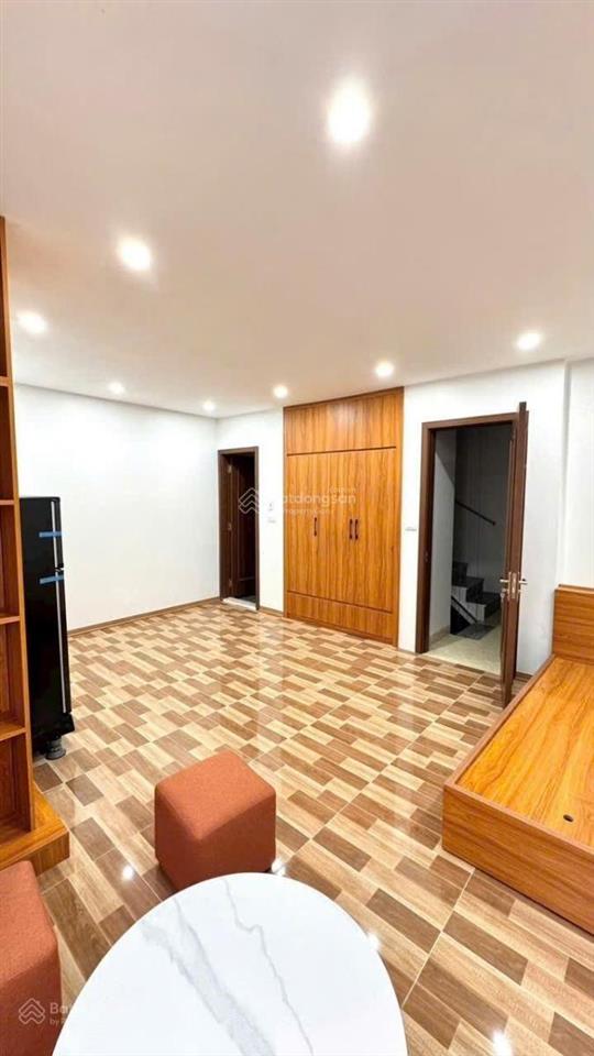 Chdv lõi kim mã  10m ra ô tô  thang máy  5 că hộ khép kín , nhà mới 40m x6t